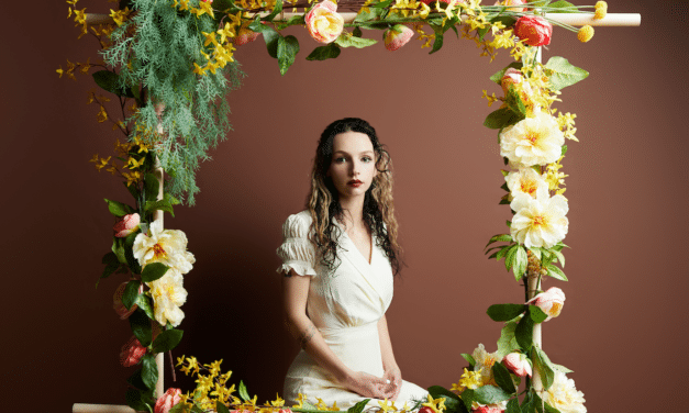 indie pop Meets French Folk Artist Gal Musette Drops New Track “Ghost”