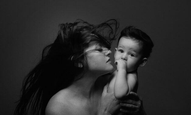 Mamas in Music co-founder & Artist Tiff Randol Drops New Video “Unnerving”