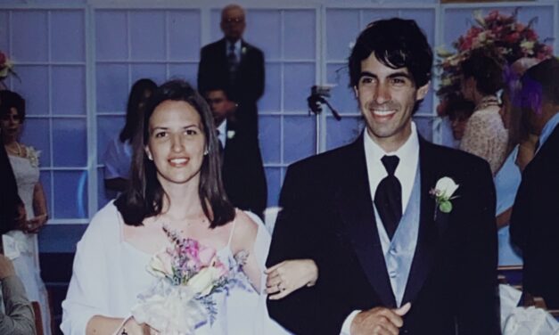 Indie electro-pop duo Sarko Montaug Drops New Track ‘Possessive’