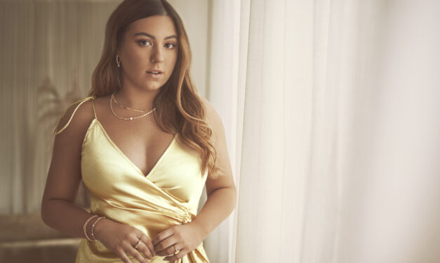 ANJXLXE (pronounced Anne-Julie) drops fresh R&B track today called “FEEL IT”