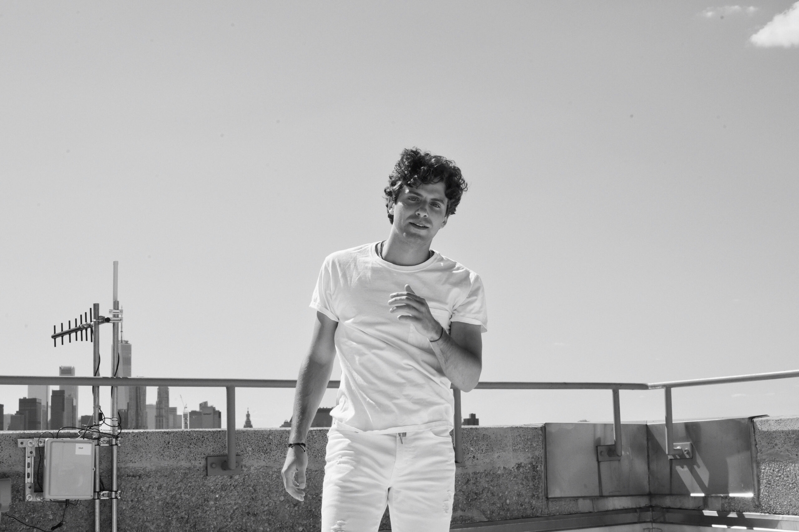 Indiepop singer, songwriter and producer Mark Ambor Drops next single