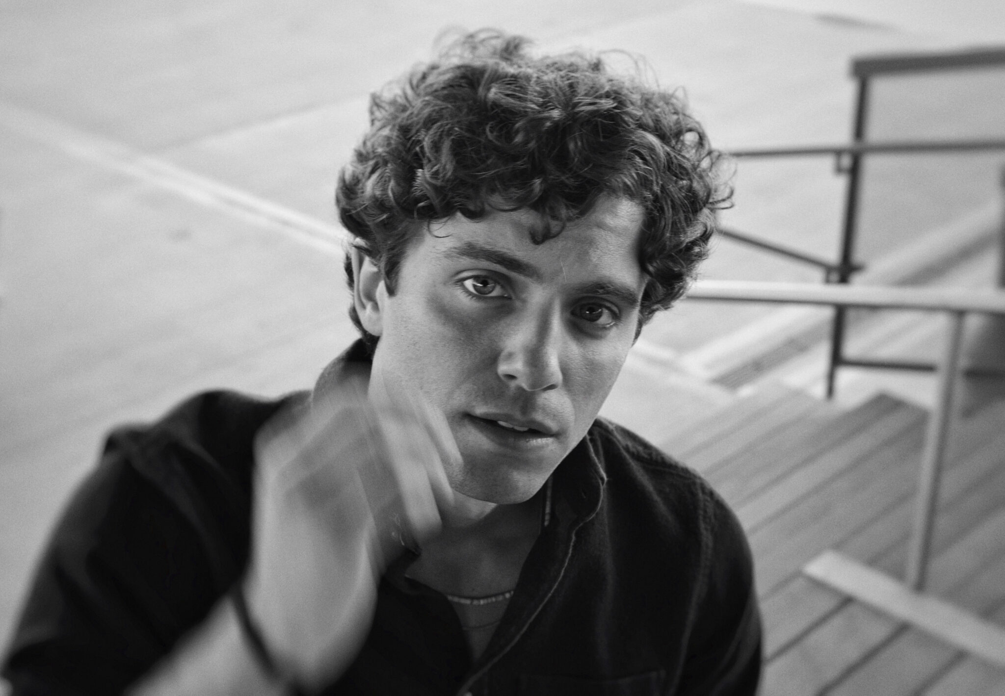 Indiepop singer, songwriter and producer Mark Ambor Drops next single