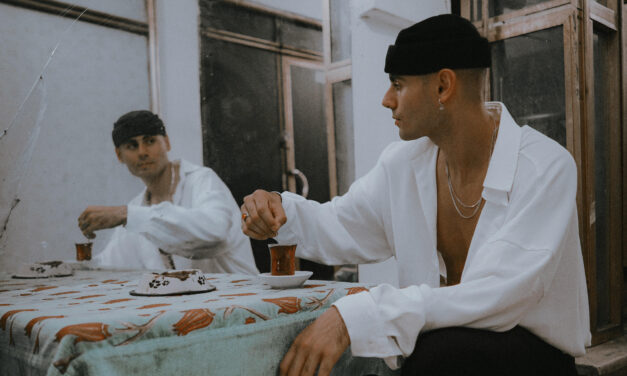 ONUR Explores His Heritage With New Track ‘Ölüm Gelene Kadar Yüzüm Kanadı’