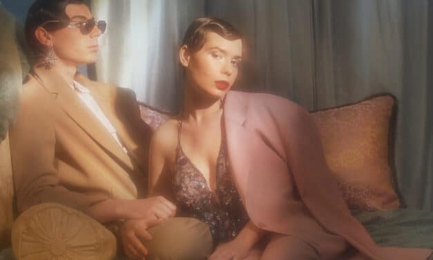 Paris Dark pop duo DALHIA Delve into their inner psyche on haunting alt-pop gem ‘VIVA 4 EVER’