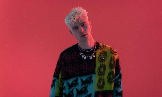 Copenhagen-based DIY-artist Løv Li embraces both classical music perfection and the unlimited world of modern pop in his new track ‘Can’t Let You Go’