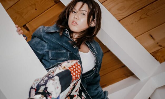 MORGEN WANTS YOU TO STOP TELLING HER WHAT TO WEAR IN NEW SINGLE “MOM JEANS”