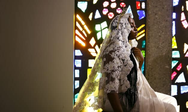 Soul-Pop Singer Ayoni Releases Live Performance Video for Newest Single “Before I Prosper” From LA Notorious Live Series ‘School Night’