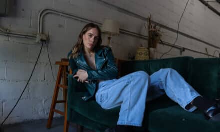 <strong>DIGITAL COVER: ANNA OF THE NORTH TELLS MUNDANE ALL ABOUT HER LATEST RECORD ‘CRAZY LIFE’ & SO MUCH MIORE</strong>