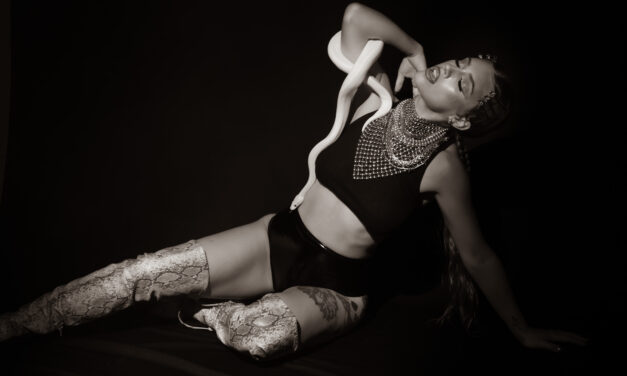 <strong>Producer & Songwriter ROWA Embraces Her Fiercest Self In New Video “Naughty GXRL”</strong>