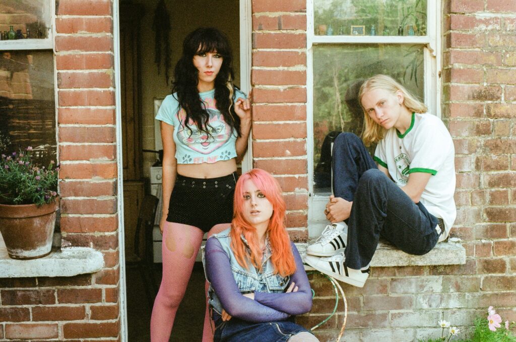 teenage three-piece punk powerhouse HotWax Drops new EP 'Invite Me