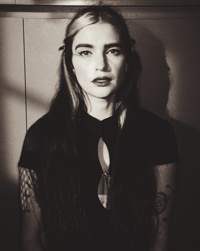 Maria Rosenberg Unveils Enchanting Single