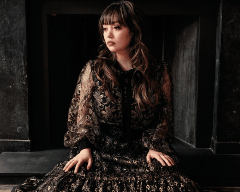 ALAS DE LIONA RELEASES ENCHANTING NEW ALBUM ‘GRAVITY OF GOLD’