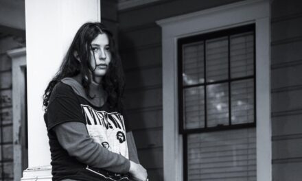 CATCHER: Siichaq’s Grit-Soaked Confessional for the Weird and the Waiting