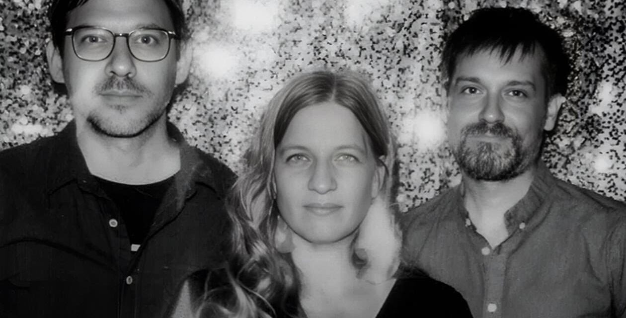 “Reverse Yr Curse Turns Loneliness into Liberation on ‘Who Cares?’”