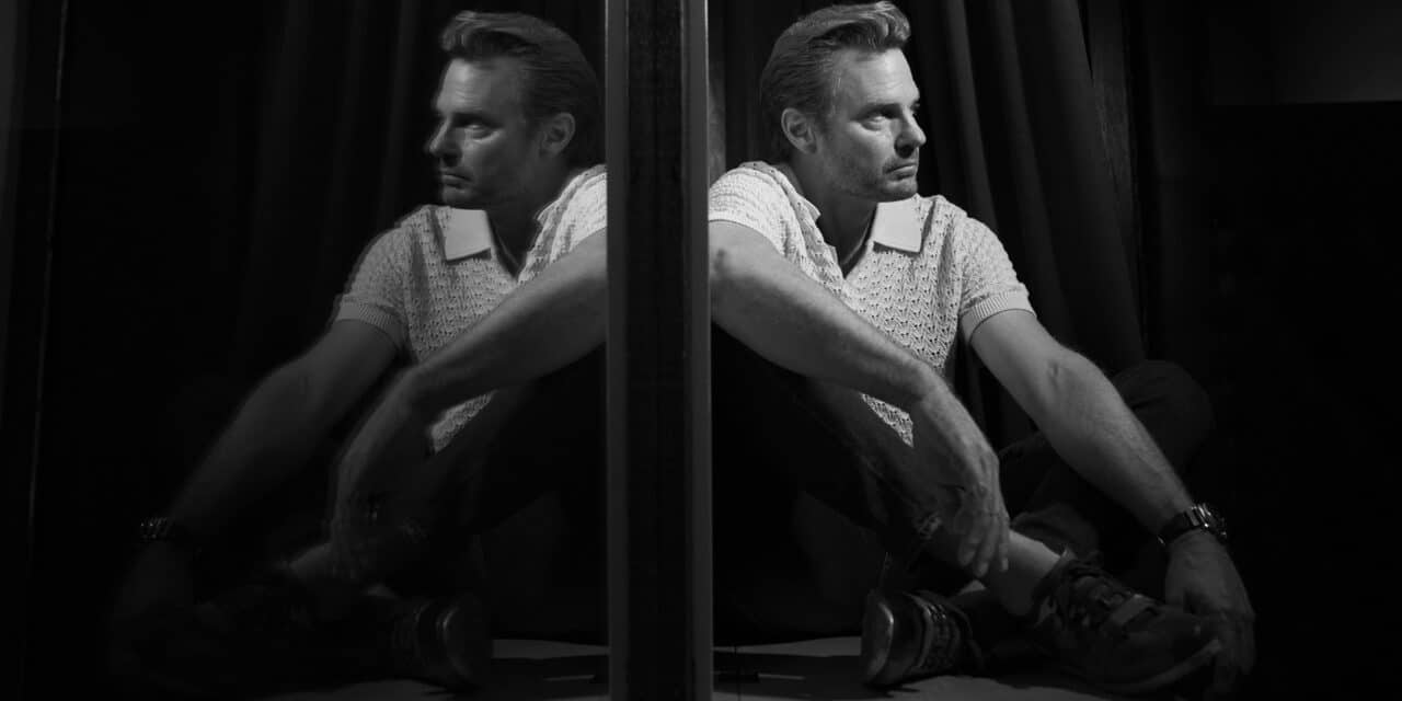 Stephen Mugford Finds Beauty in Imperfection on Easy To Love (Live)