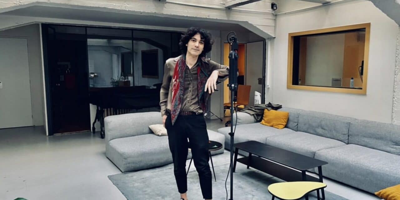 DEMYSTIFYING PARIS: HOW THE CITY OF LOVE AND FASHION IS AN EMOTIONAL ROLLERCOASTER FOR THOSE TRYING TO FIT IN. 