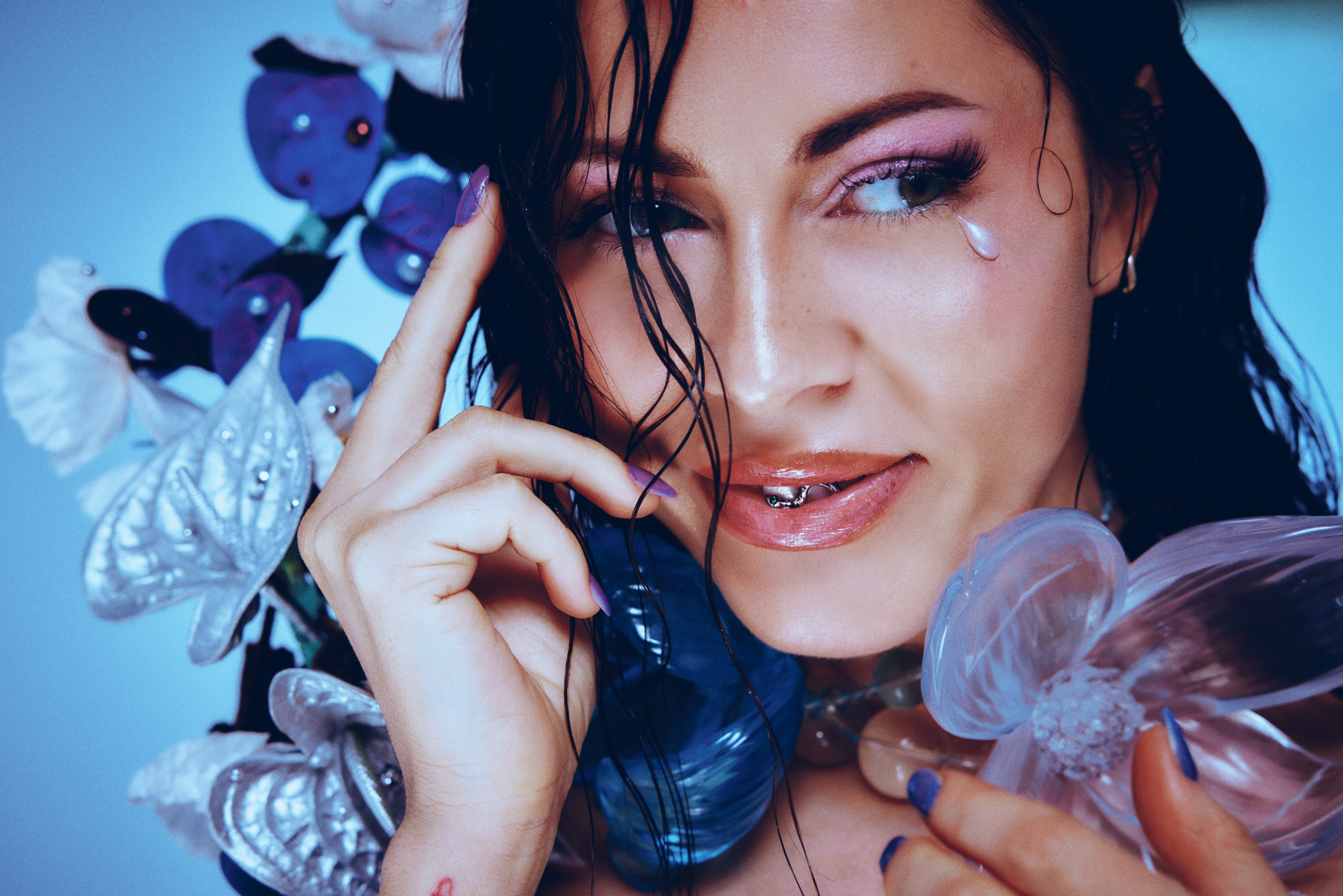 Empara Mi Faces the Darkness with Dazzling Clarity on Monsters & Masochists