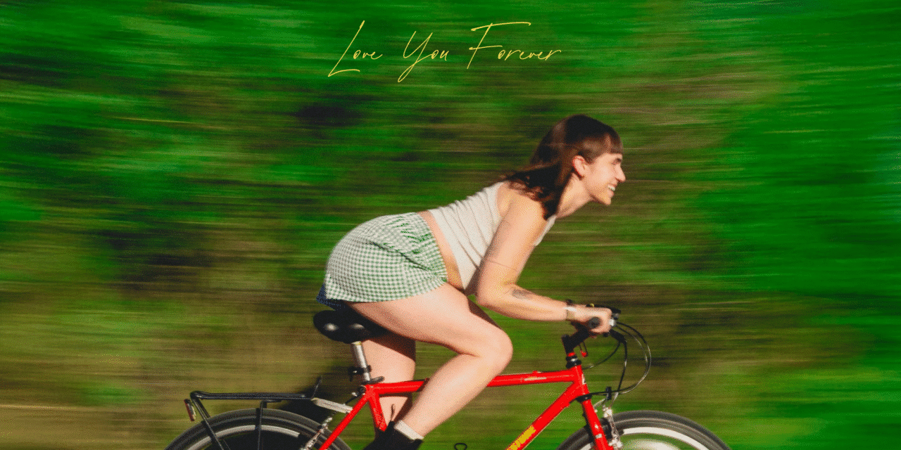 MCKENNA ESTEB BOTTLES THE WARMTH OF AUTUMN IN NEW SINGLE “FALL BUTTER”