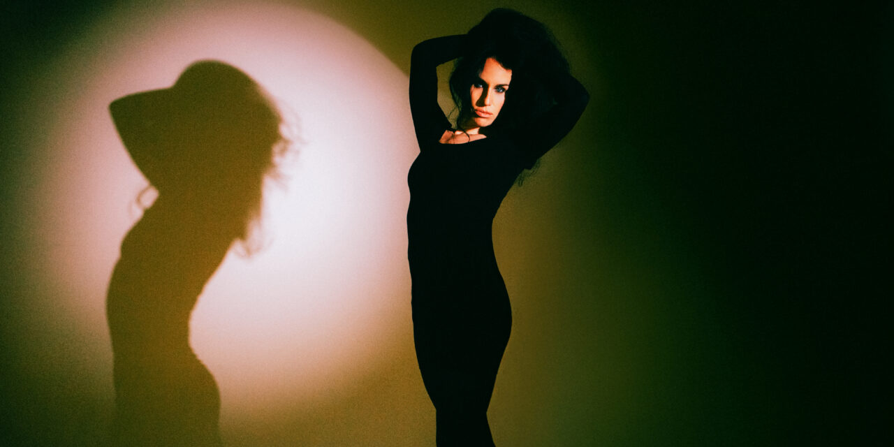 SAMANTHA MICHELLE INVITES LISTENERS INTO A DARE-TO-LOVE ODYSSEY WITH NEW SINGLE “FALL DEEP”