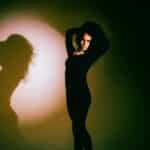 SAMANTHA MICHELLE INVITES LISTENERS INTO A DARE-TO-LOVE ODYSSEY WITH NEW SINGLE “FALL DEEP”