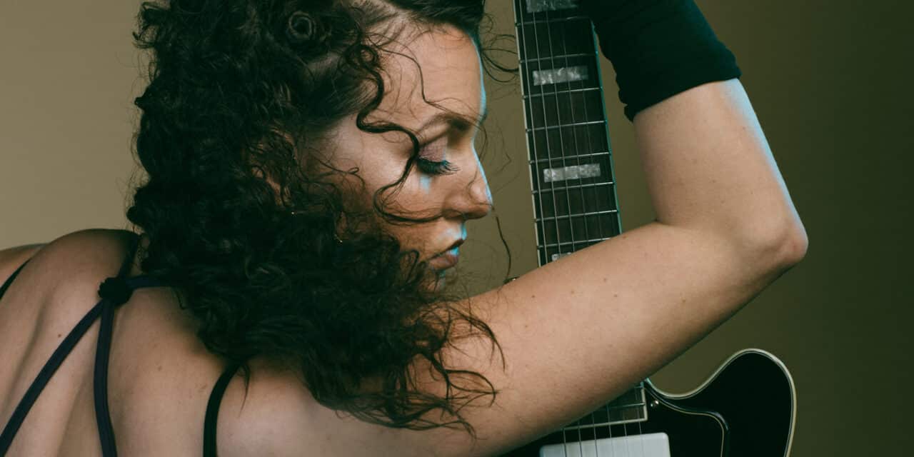 Sariyah Weaves Light and Darkness in “Live In Berlin Vol. 2”