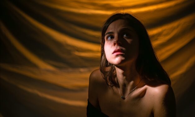 Gaia Rollo Shares Stripped-Back Live Session as a Glimpse Into ‘Something Is Changing at Home’