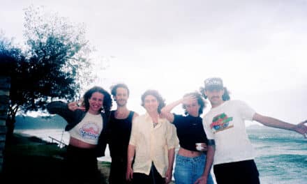 Exclusive Os Cabides: Finding Joy, Chaos, and Connection on Feliz e triste ao mesmo tempo